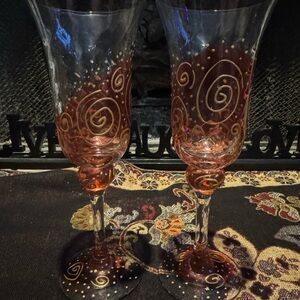 Elegant Swirl Design Champagne Flutes